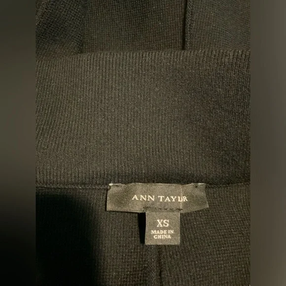 Ann Taylor black mini skirt size xs - Picture 6 of 6